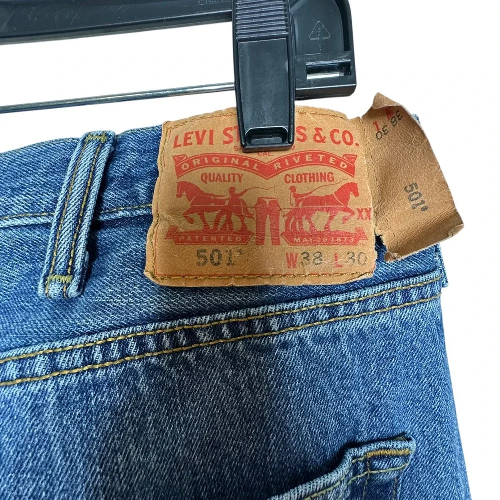 Levi Strauss 501 Mens Jeans Blue‎ Button Fly Straight Leg Waist 38 Inseam 30